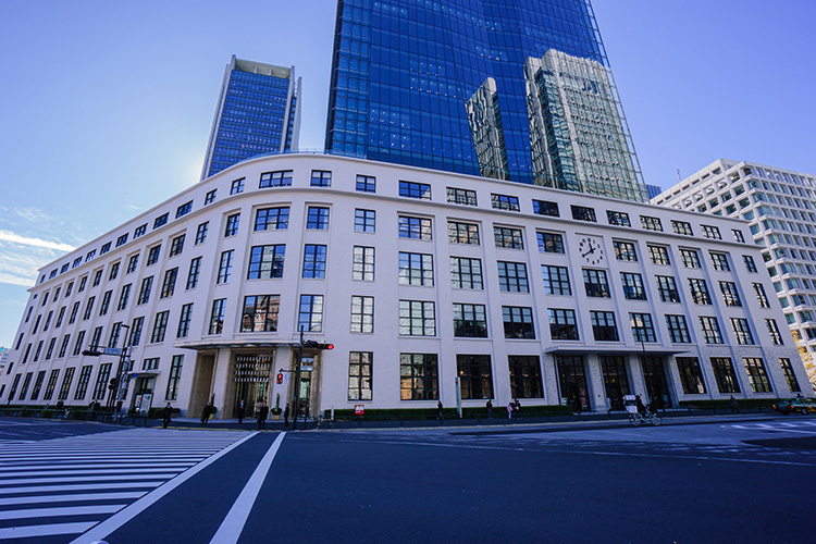 昭和6年完成的東京郵局，至今仍維持原來的建築外觀